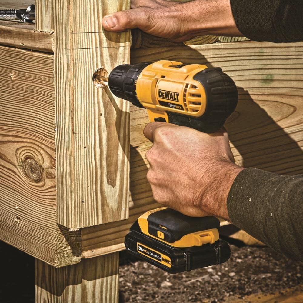 Taladro Atornillador DEWALT 20V Compacto 2 Baterías DCD771C2