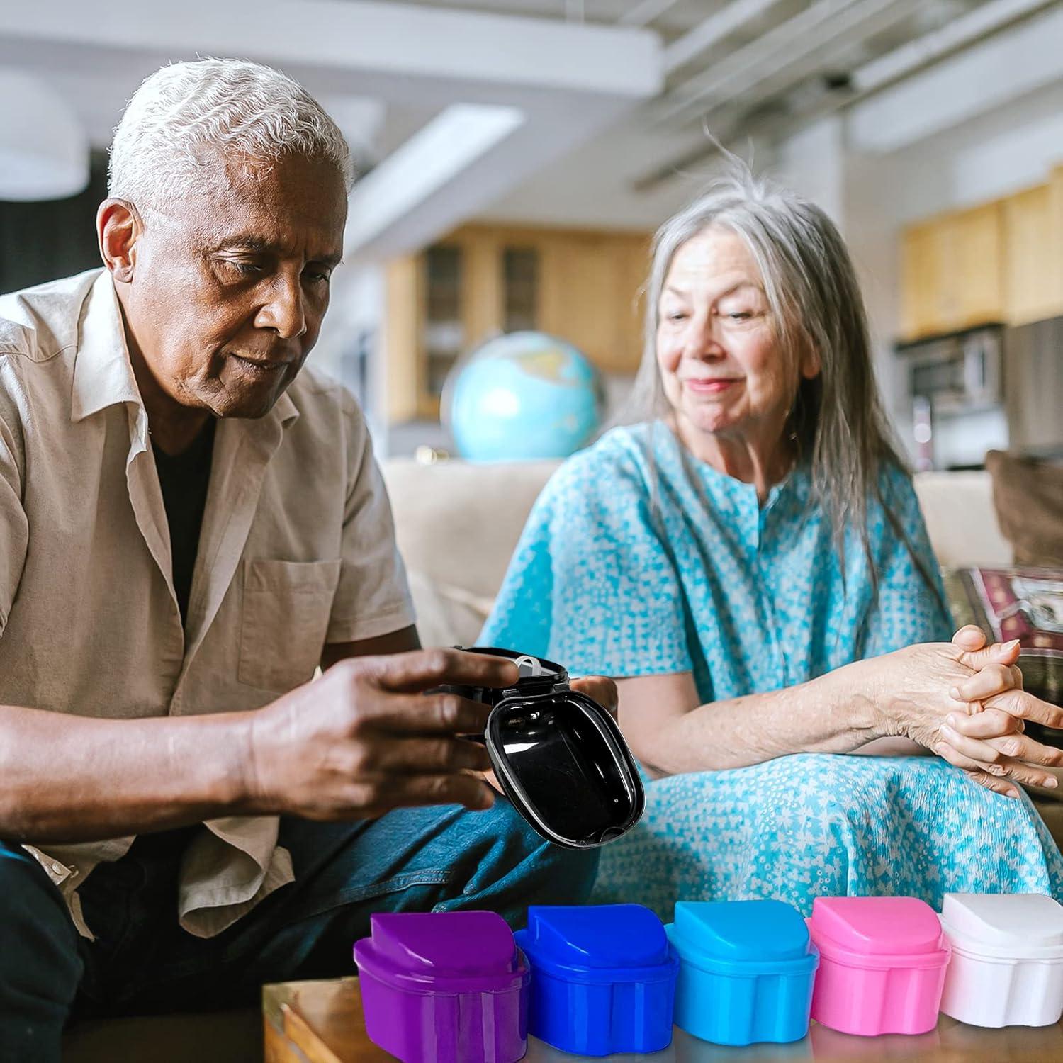 Estuche Limpiador de Dentaduras Keedolla Negro 9.4x9.1cm