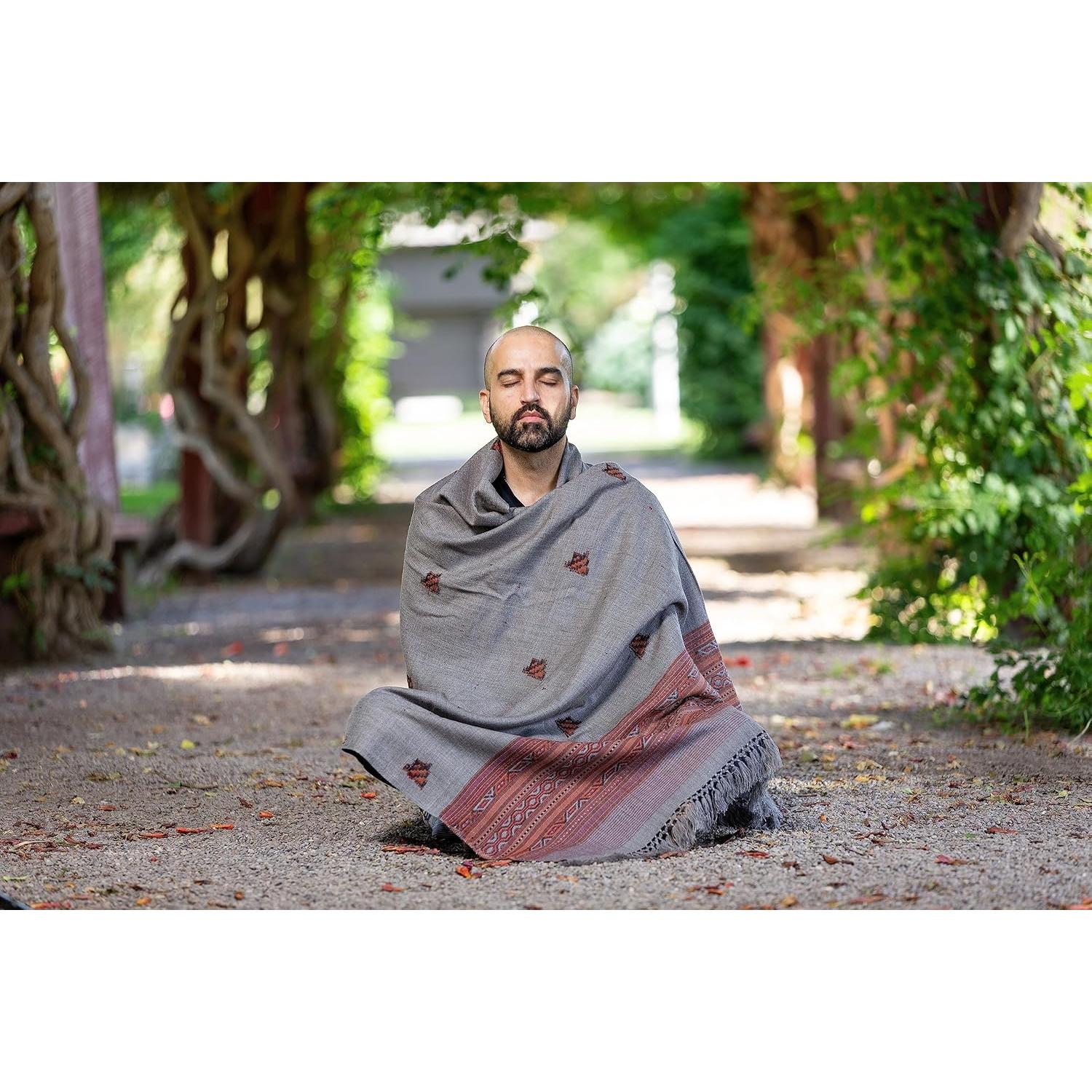 Chal de Meditación Om Shanti Crafts 2.13m x 1.07m Gris