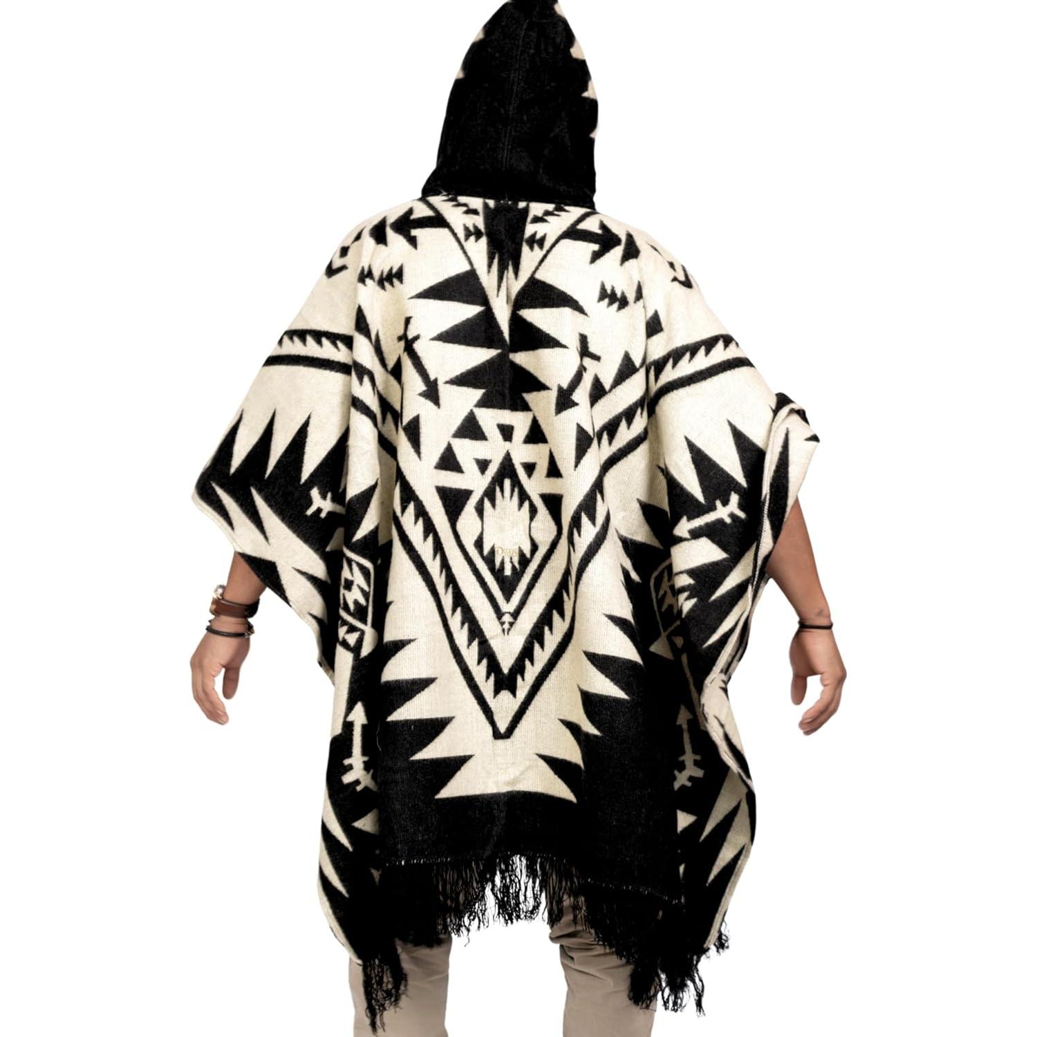 Poncho de lana de alpaca con capucha y patrón azteca - Hecho a mano