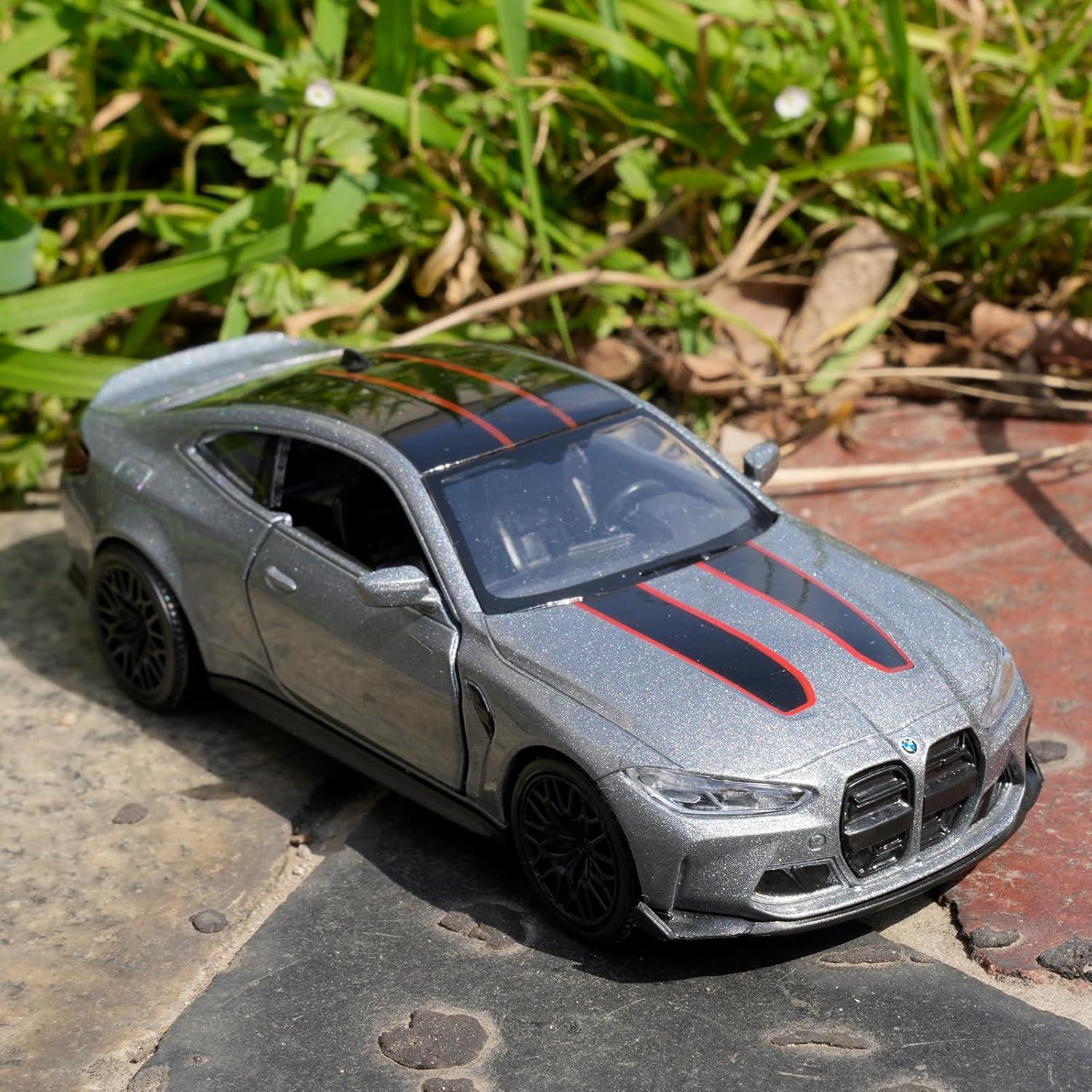 Coche de Juguete BMW M4 CSL 1:36 RMZ City Gris Retroceso