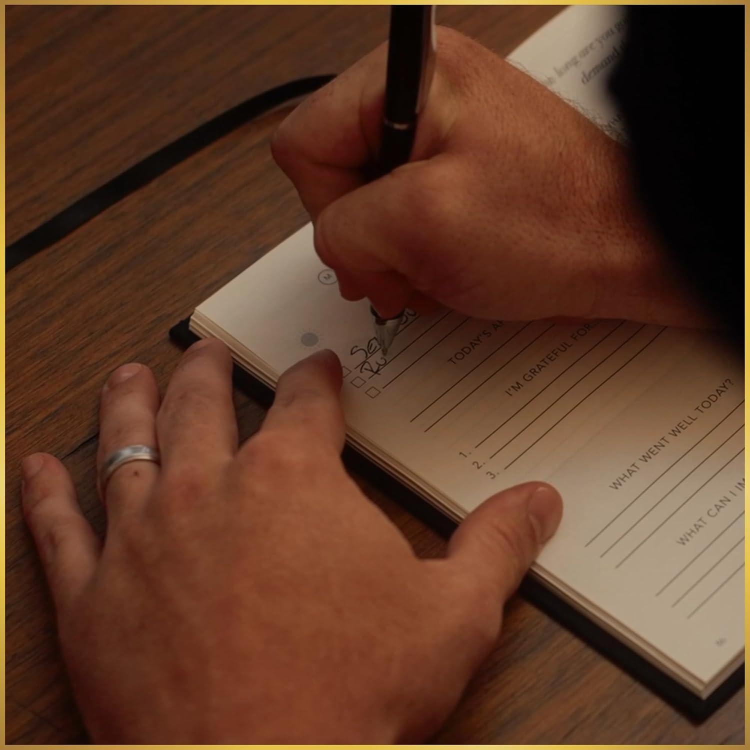 Diario de Autodisciplina Realizations - Productividad y Gratitud