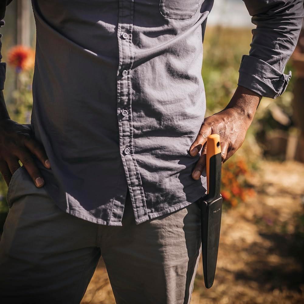 Cuchillo de Jardín Fiskars Hori Hori 40.4 cm con Funda