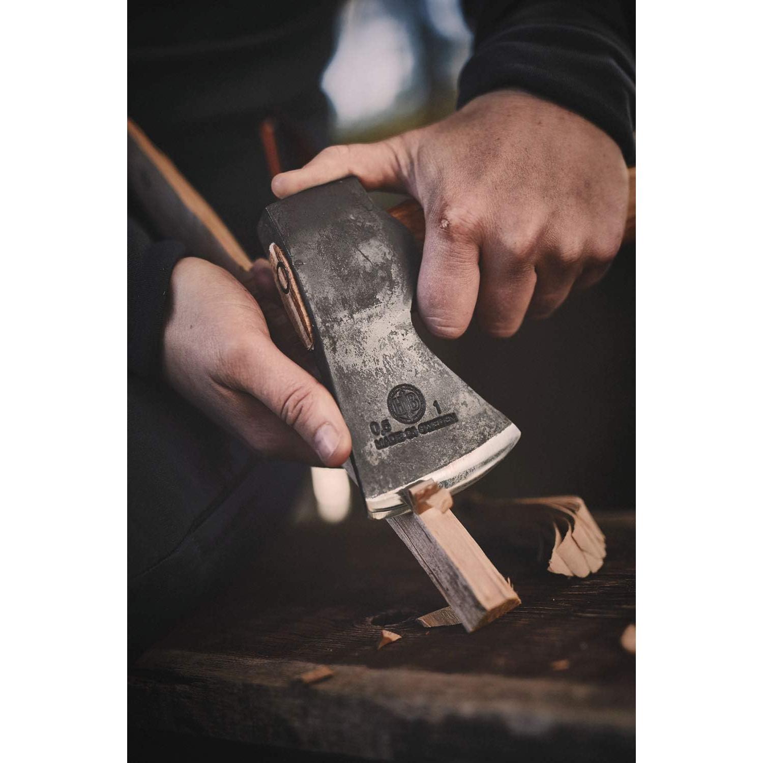 Hacha de Mano Hultafors Agelsjon 0.5kg Mango de Hickory