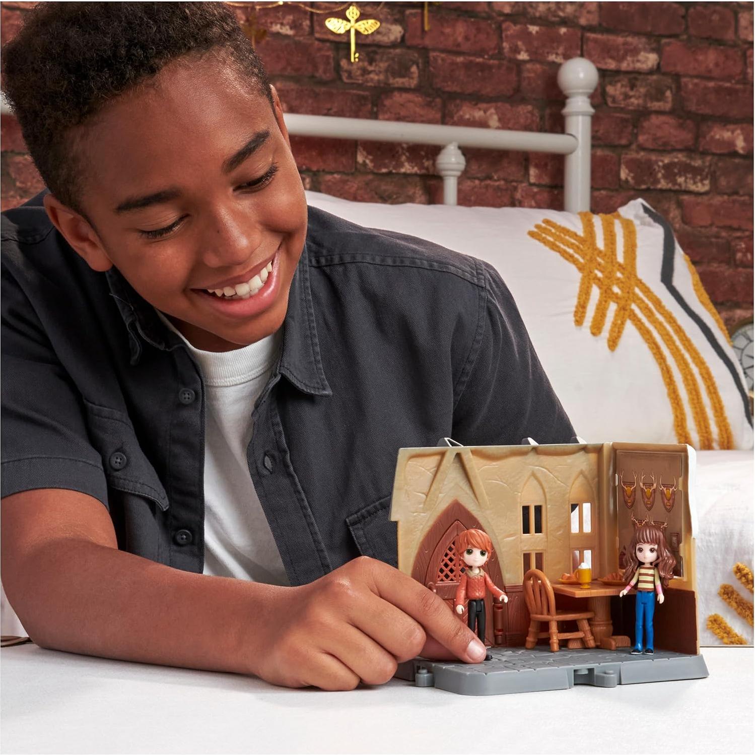 Set de Juego Tres Escobas Mágicas Harry Potter con Figuras