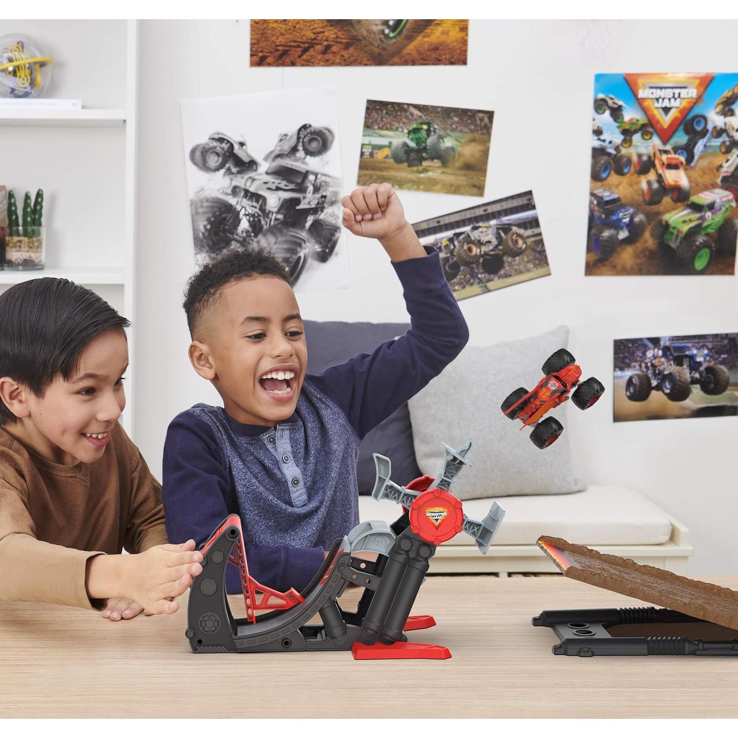 Set de Juego Bakugan Dragonoid Stunt Dial - Monster Jam