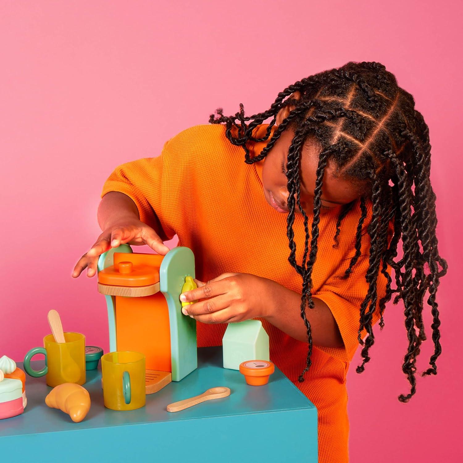 B. toys Máquina de Café de Madera con 10 Accesorios