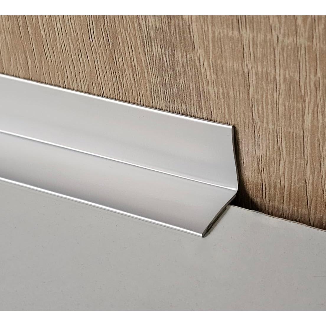 Moldura Autoadhesiva Flexible LaRolls 6.1m Plata Mate