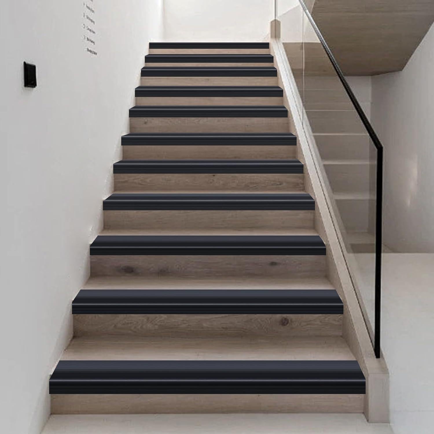 Nosing Antideslizante de Vinilo Trimold 5m Negro para Escaleras