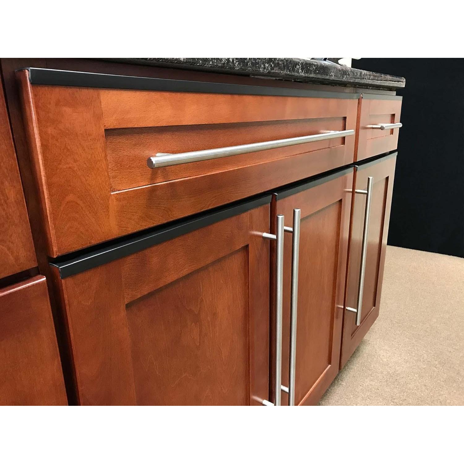 Protector de Borde para Puerta de Gabinete Outwater 60.96 cm Negro