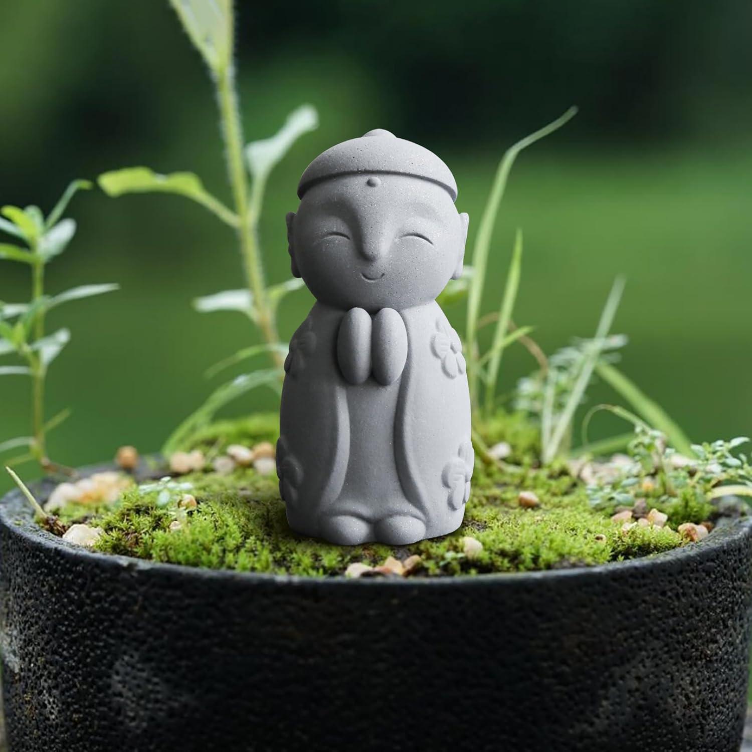 Estatua de Buda Monje Zen FAJZATA - 8x3.5 cm, Arenisca