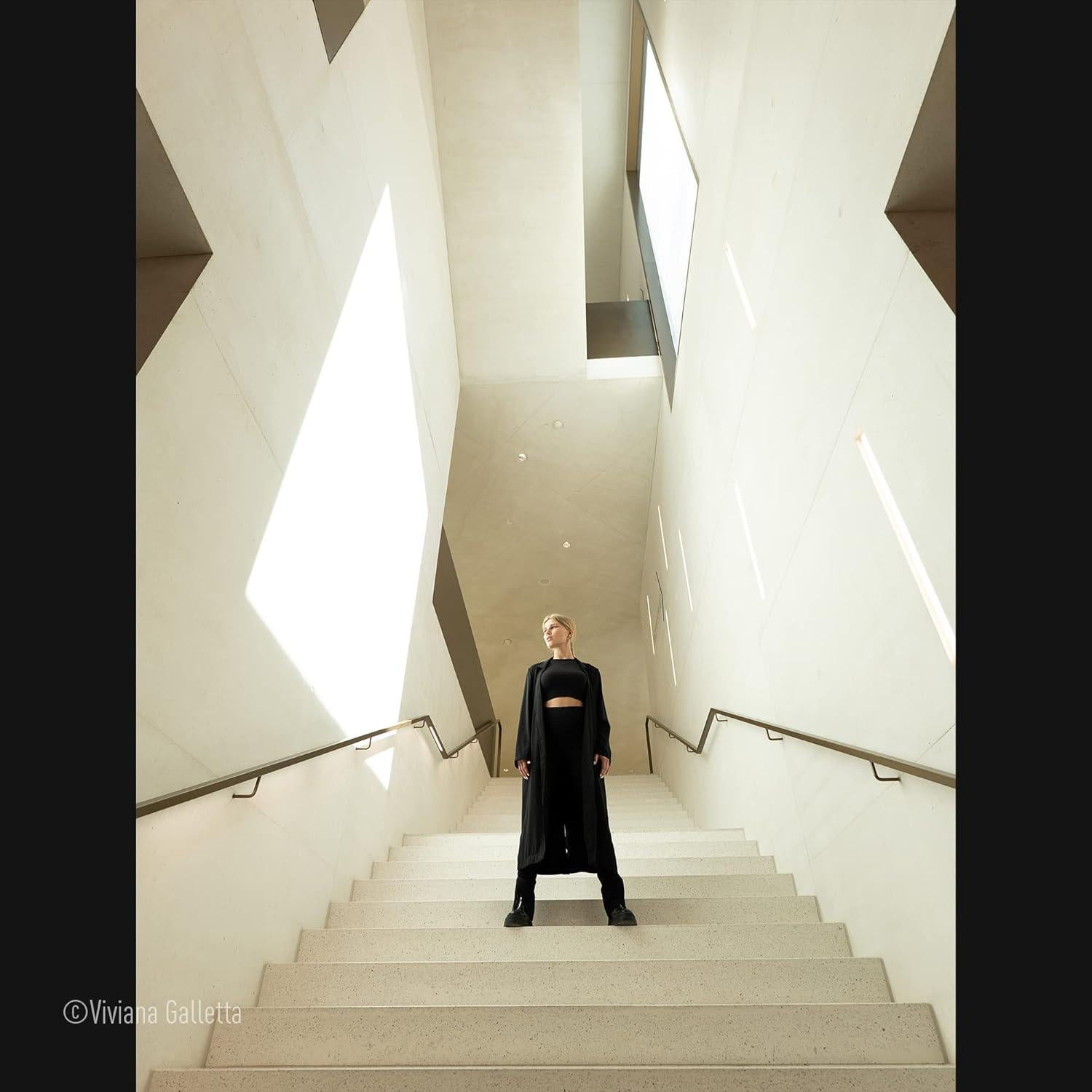 Lente Panasonic LUMIX S 18mm F1.8 L-Mount para Cámaras Sin Espejo