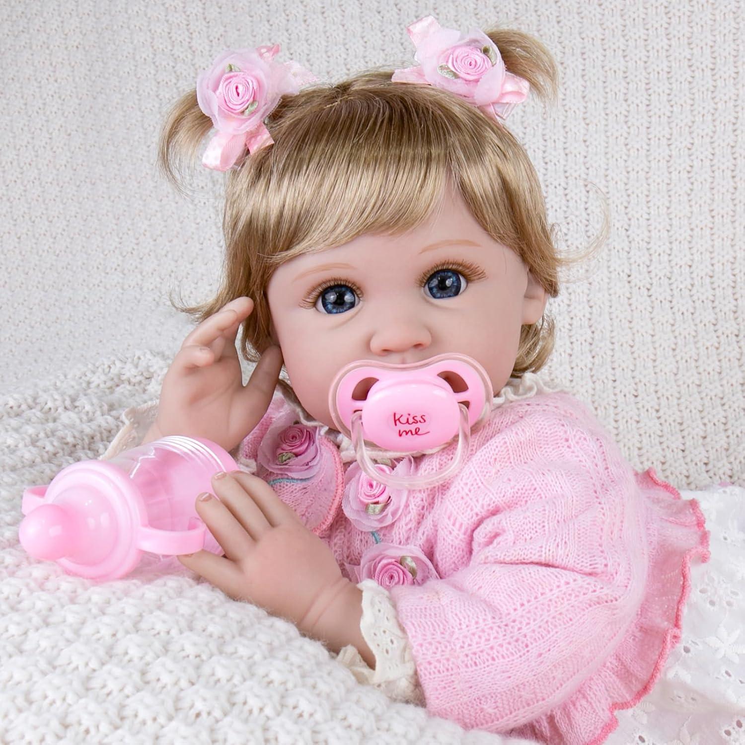 Muñeca Aori Reborn 55.88 cm Realista para Niños 3+ con Atuendo Rosa