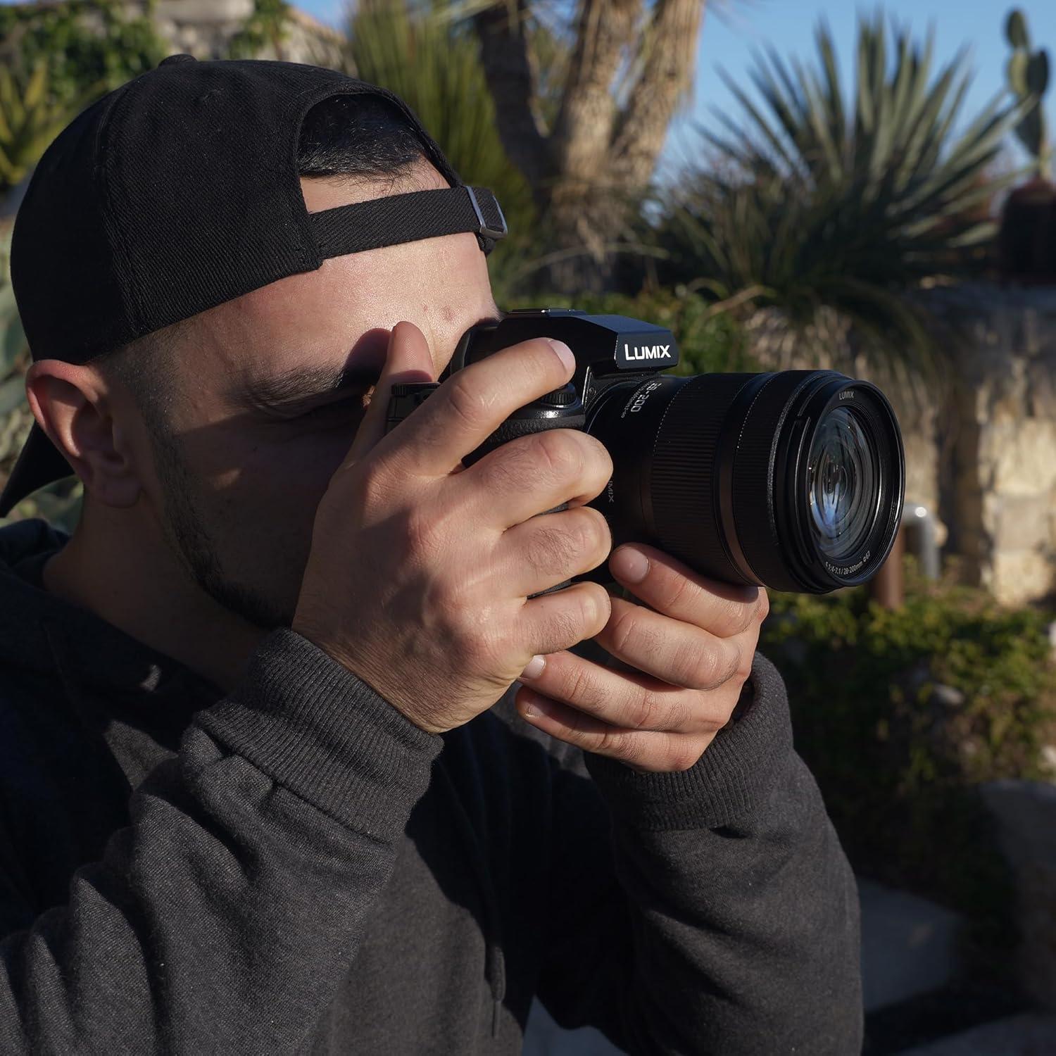 LUMIX S 28-200mm F4-7.1 Macro O.I.S.