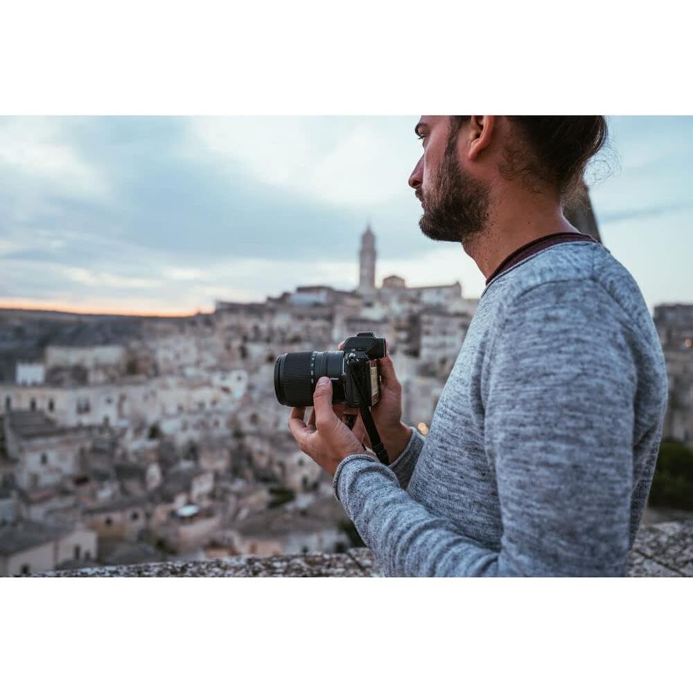 Lente Zoom Nikon NIKKOR Z DX 18-140mm f/3.5-6.3 VR + Accesorios