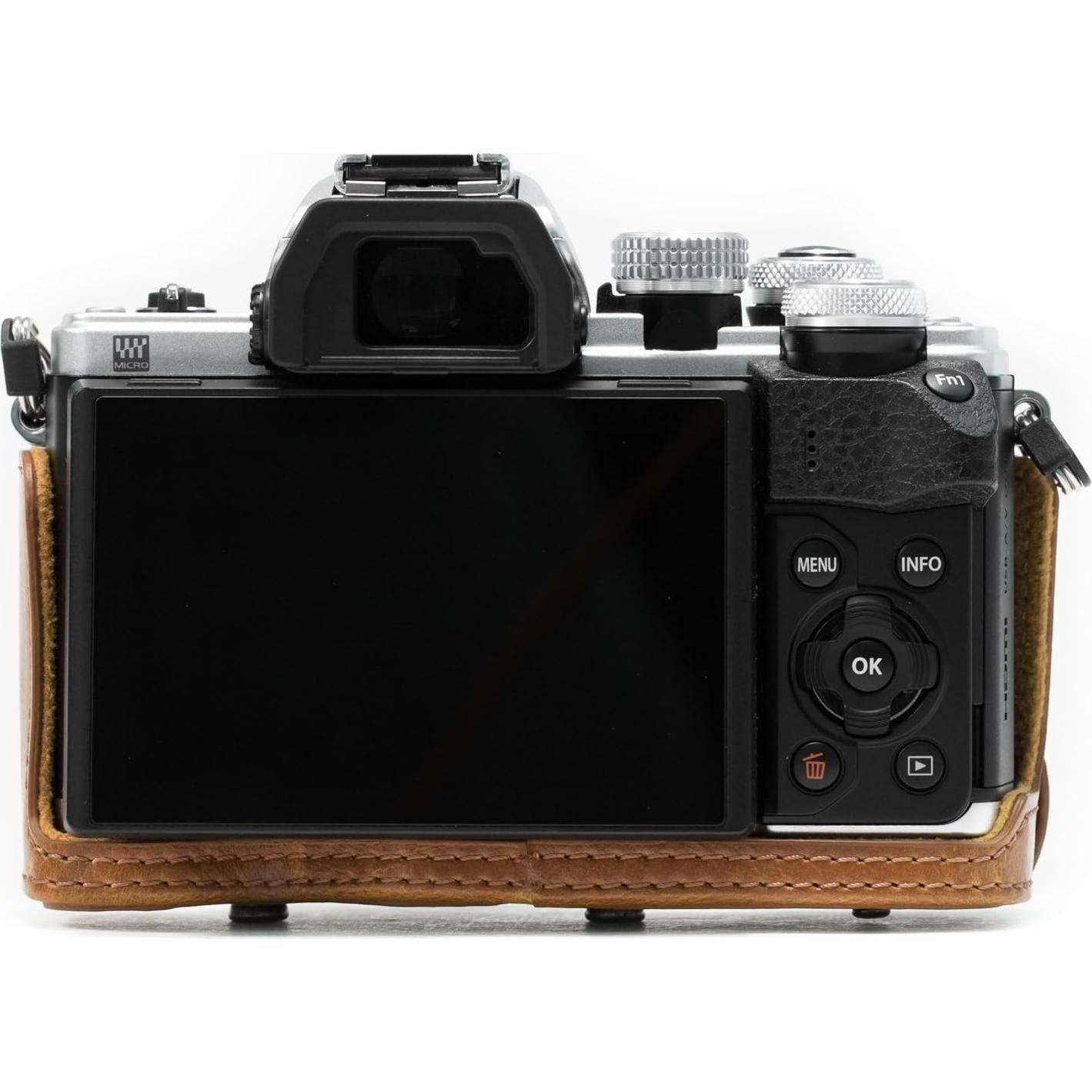 Funda de Cuero MegaGear para Olympus OM-D E-M10 II - Marrón