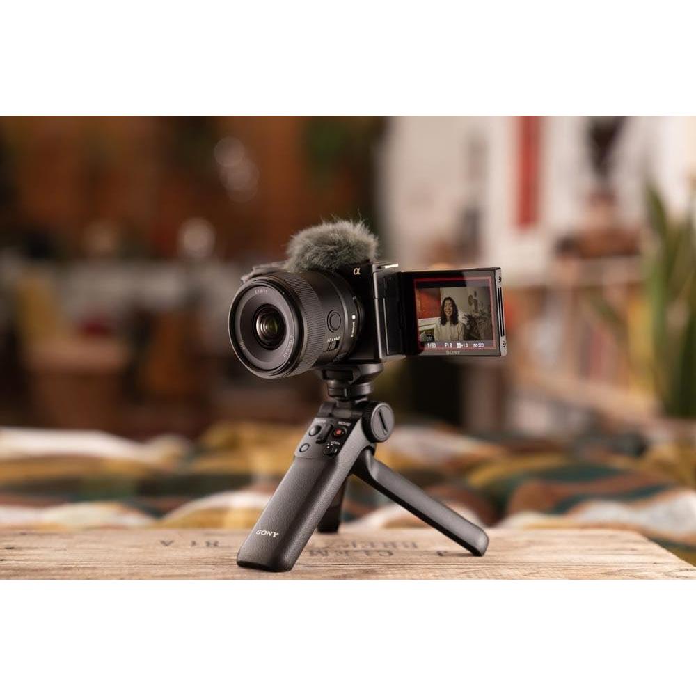 Lente Gran Angular Sony E 11 mm F1.8 APS-C - SEL11F18