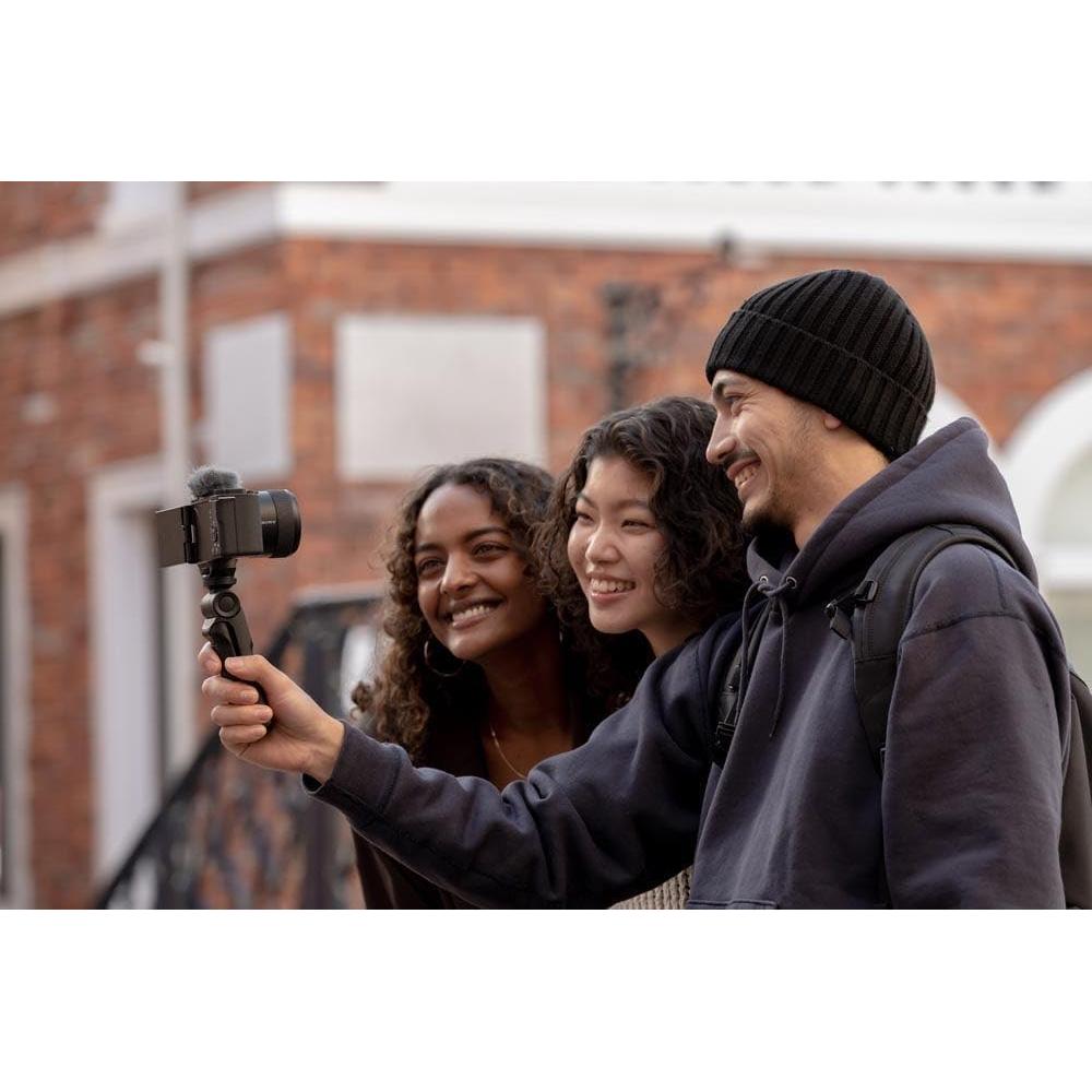 Lente Gran Angular Sony E 11 mm F1.8 APS-C - SEL11F18