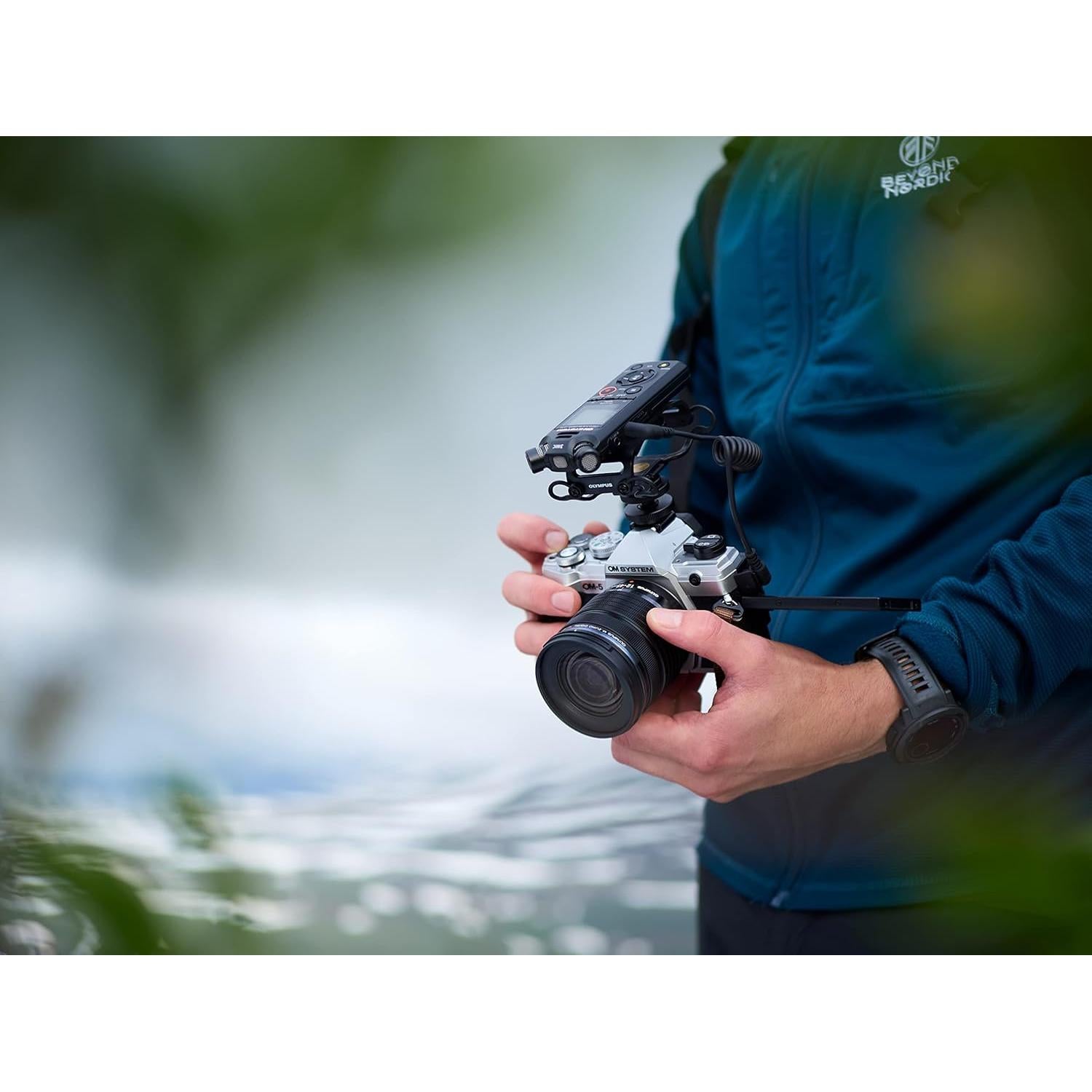 Cámara Olympus OM System OM-5 Negra con Lente 12-45mm