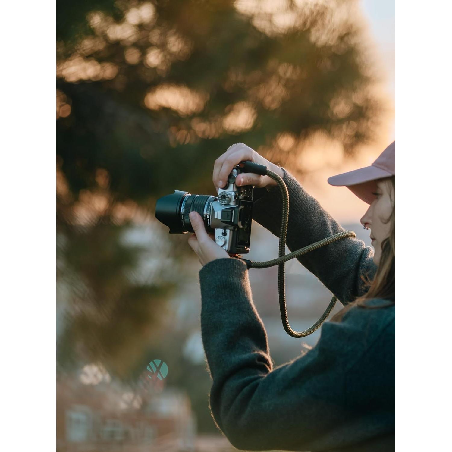 Cámara sin espejo OM SYSTEM OM-3 con lente 12-45mm F4 PRO