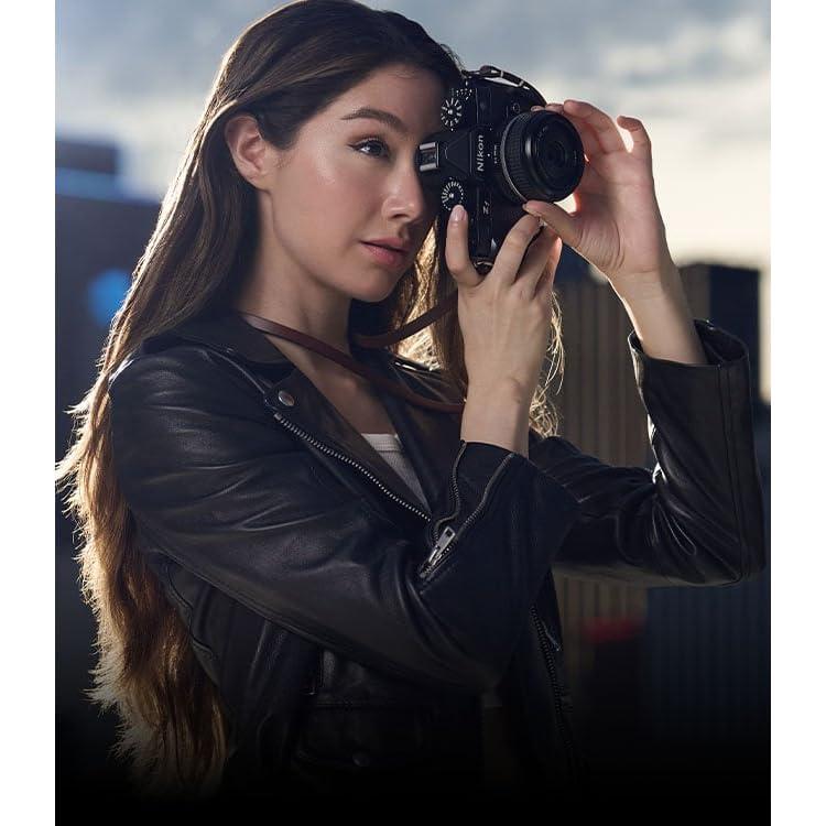 Cámara sin Espejo Nikon Z f FX 24.5MP 4K + Accesorios