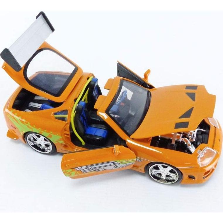 Jada 1:24 Toyota Supra 1995 con figura de Brian OConner