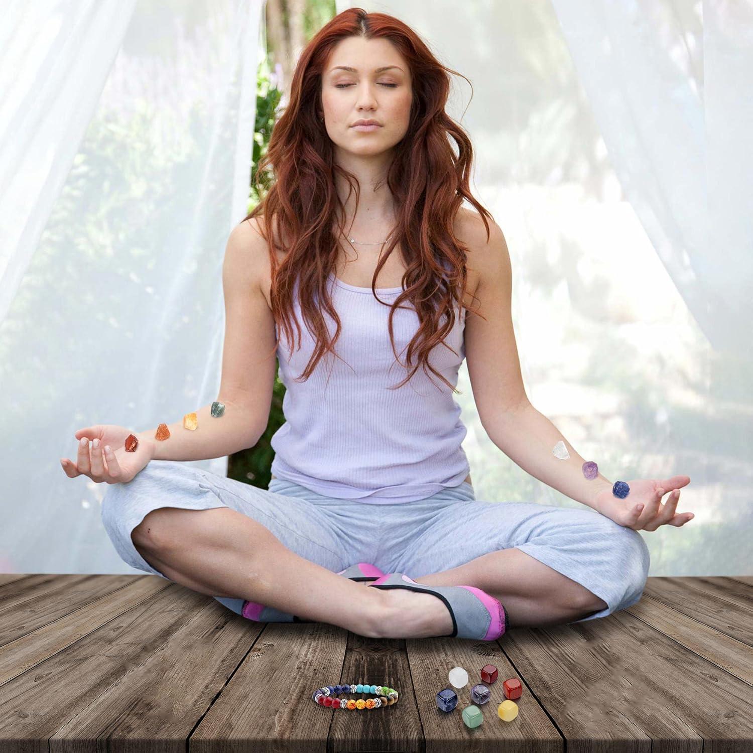 Top Plaza 7 Chakra Reiki Healing Crystals Yoga Balance Irregular Shape Polished Tumbled Palm Stones W/ 7 Chakra Healing Crystal Bracelet (7 Chakra Bracelet Without Charm)