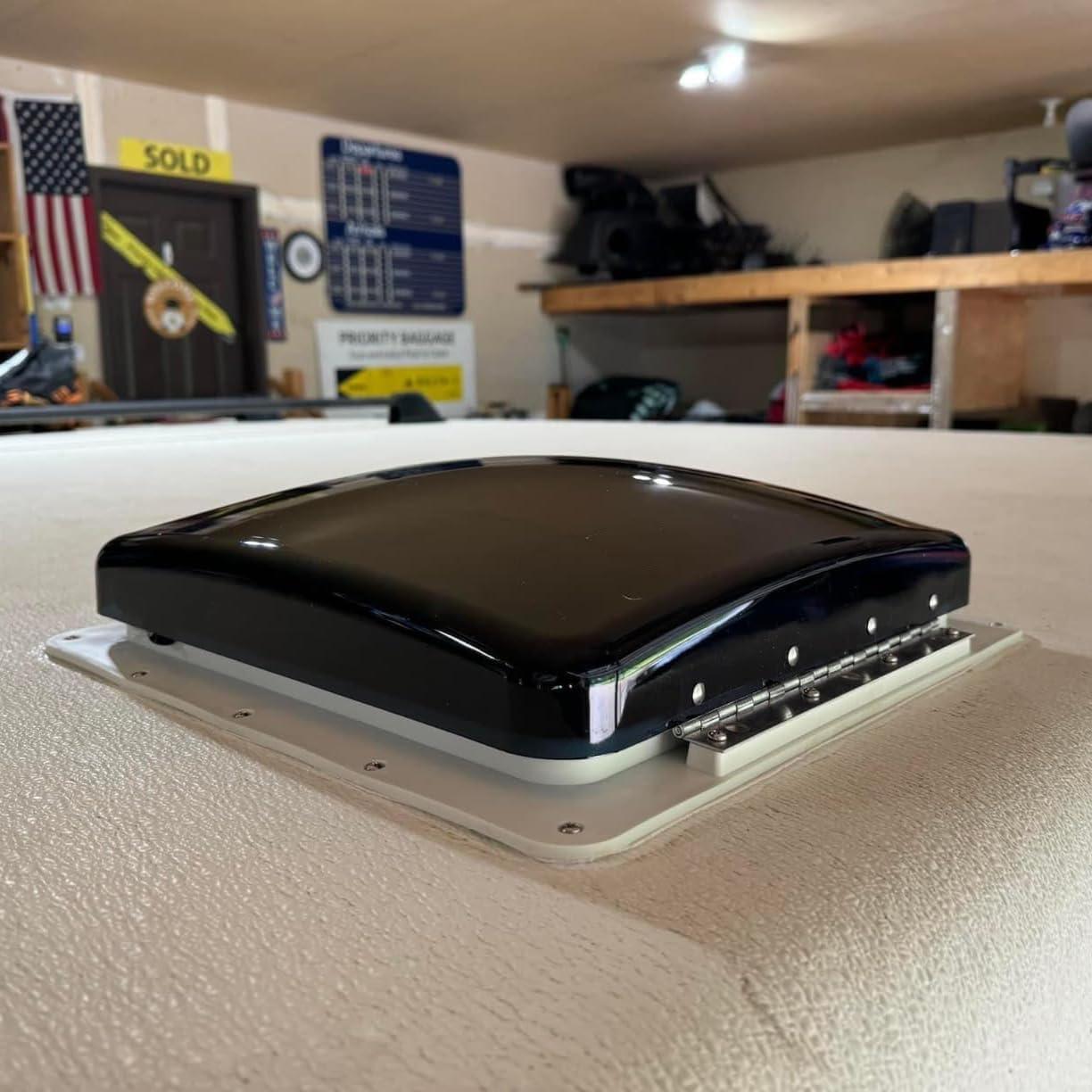 Ventilador de Techo Manual RVLOVENT 12V 14" 10 Velocidades