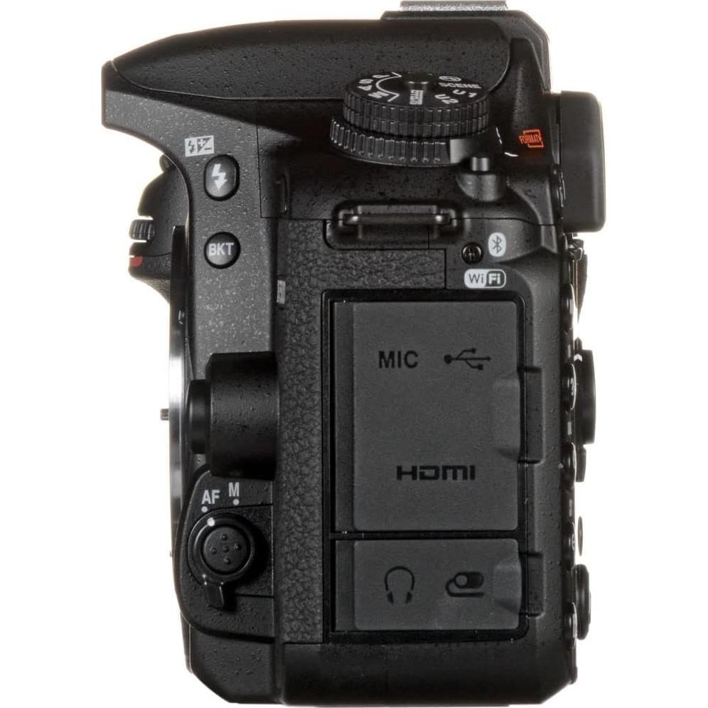 Cámara Digital DSLR Nikon D7500 20.9MP + Accesorios