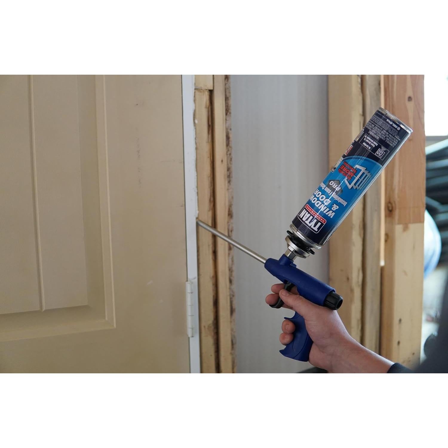 Espuma Selladora Aislante Tytan 24 oz para Ventanas y Puertas