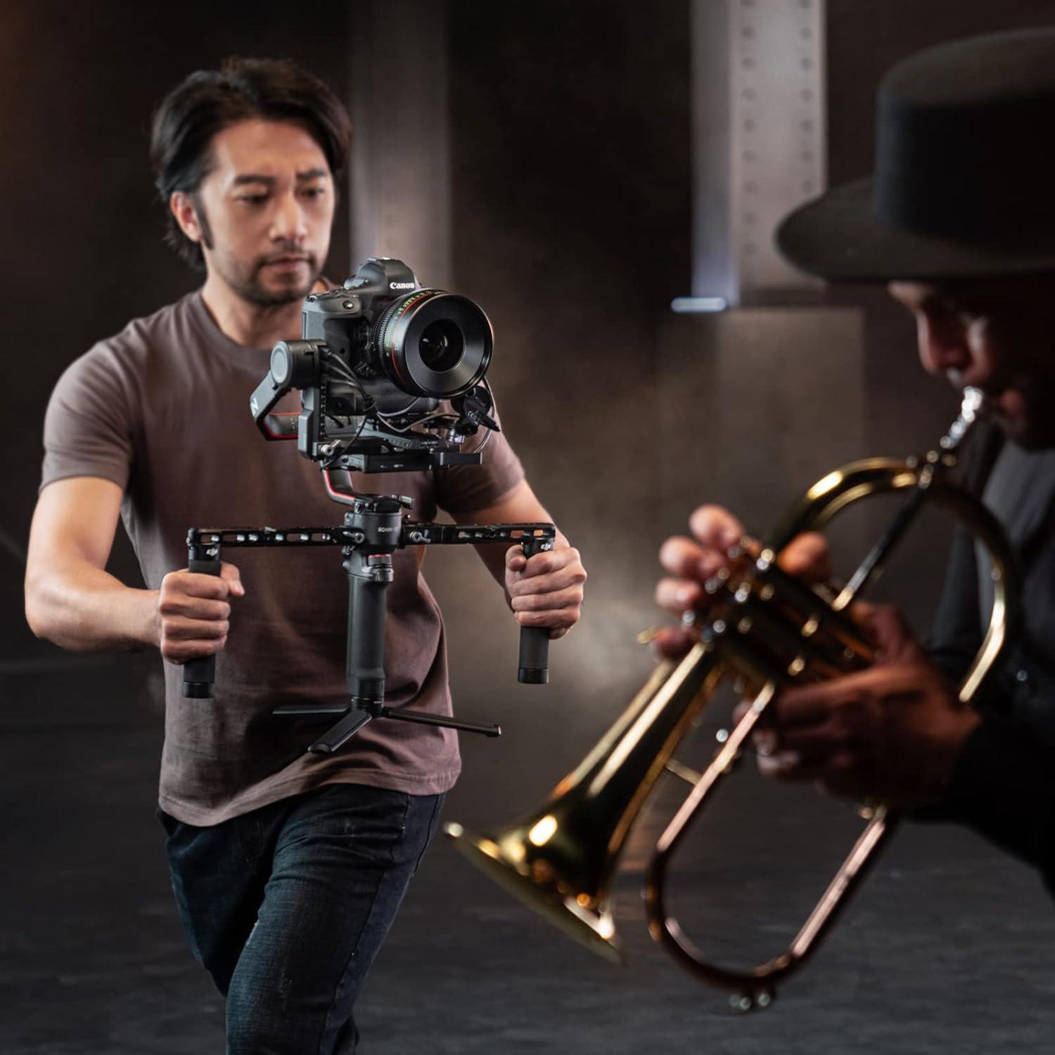 Estabilizador de Cardán DJI RS 2 Combo para Cámaras DSLR y Sin Espejo