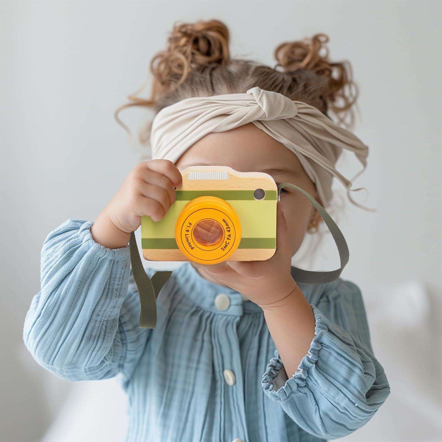 Cámara de Juguete de Madera WoodenEdu con Sonidos y Luces