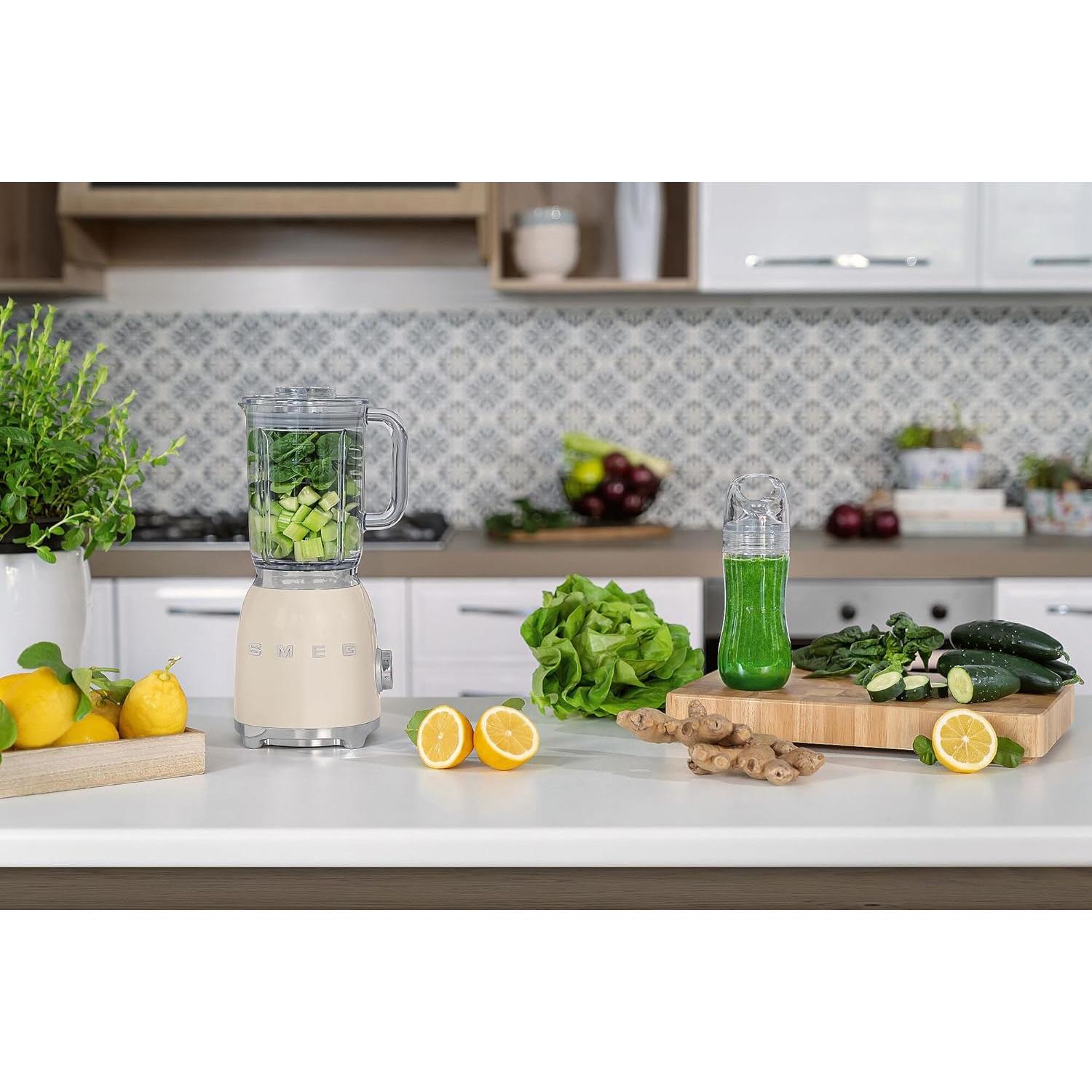 Licuadora SMEG BLF03 Retro 600W 1.5L Crema - 3 Velocidades