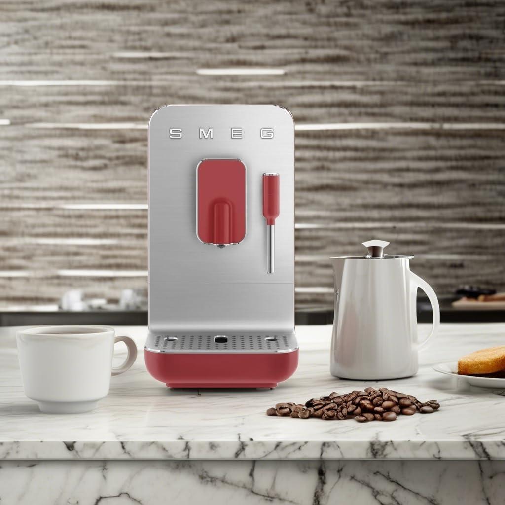 Máquina de Café Automática Smeg BCC02 Roja con Espumador