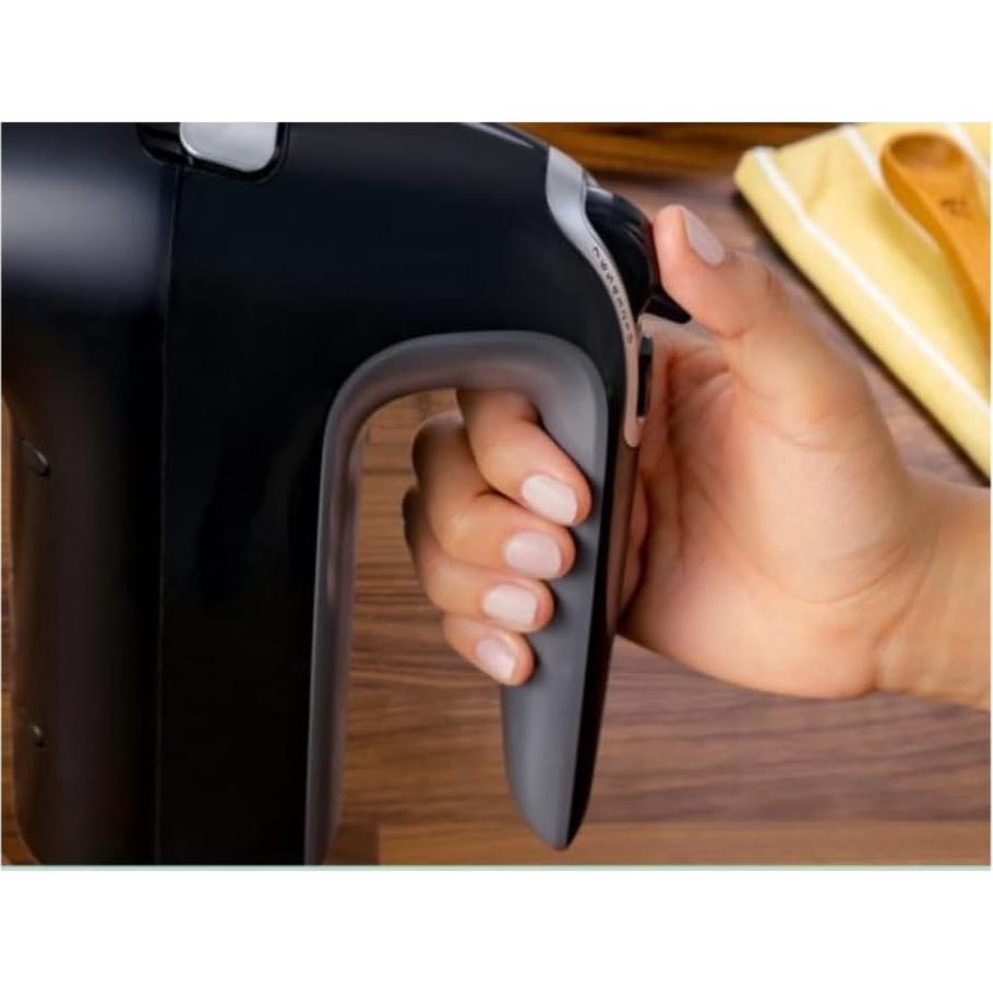 Batidora de Mano Oster 250W 7 Velocidades Super Aerator Negra