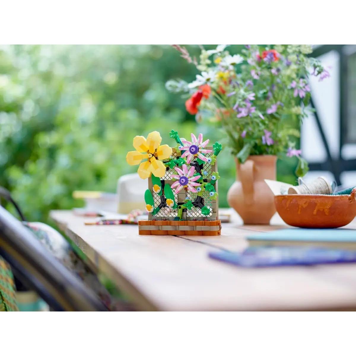 LEGO Exposición de Enrejado Floral 40683 - Decoración Primavera 440 Piezas
