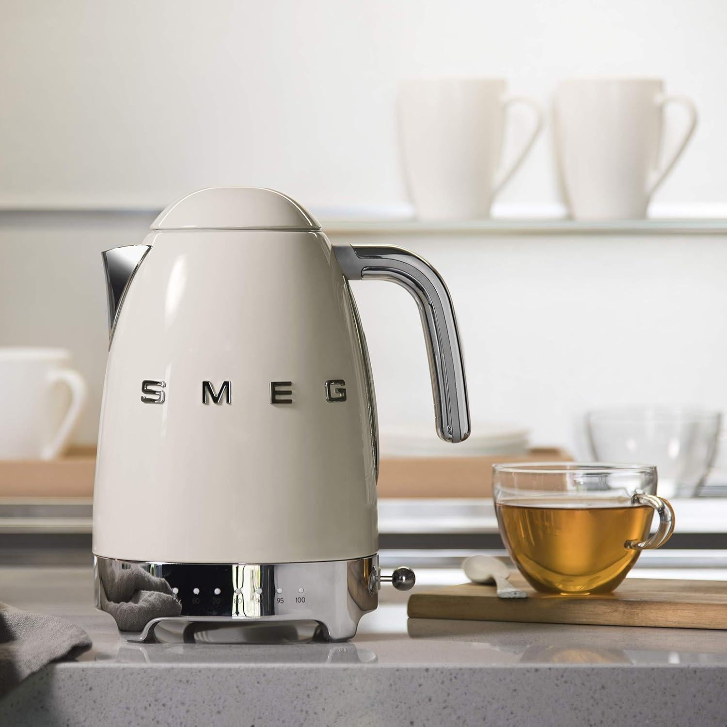 Hervidor Eléctrico SMEG KLF04 Crema 7 Tazas Temperatura Variable