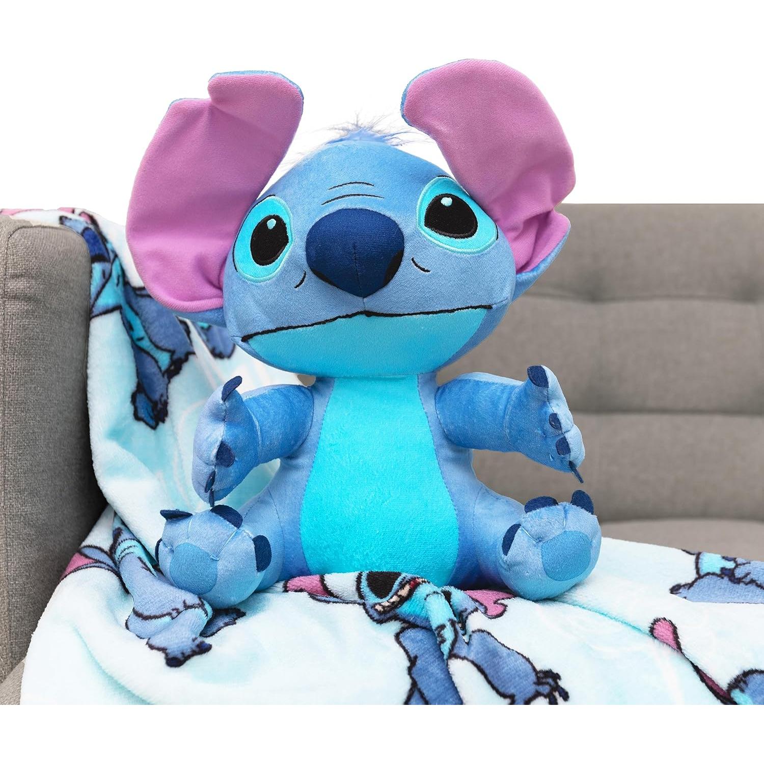 Conjunto Almohada Character Hugger y Manta Lilo & Stitch 101x127cm