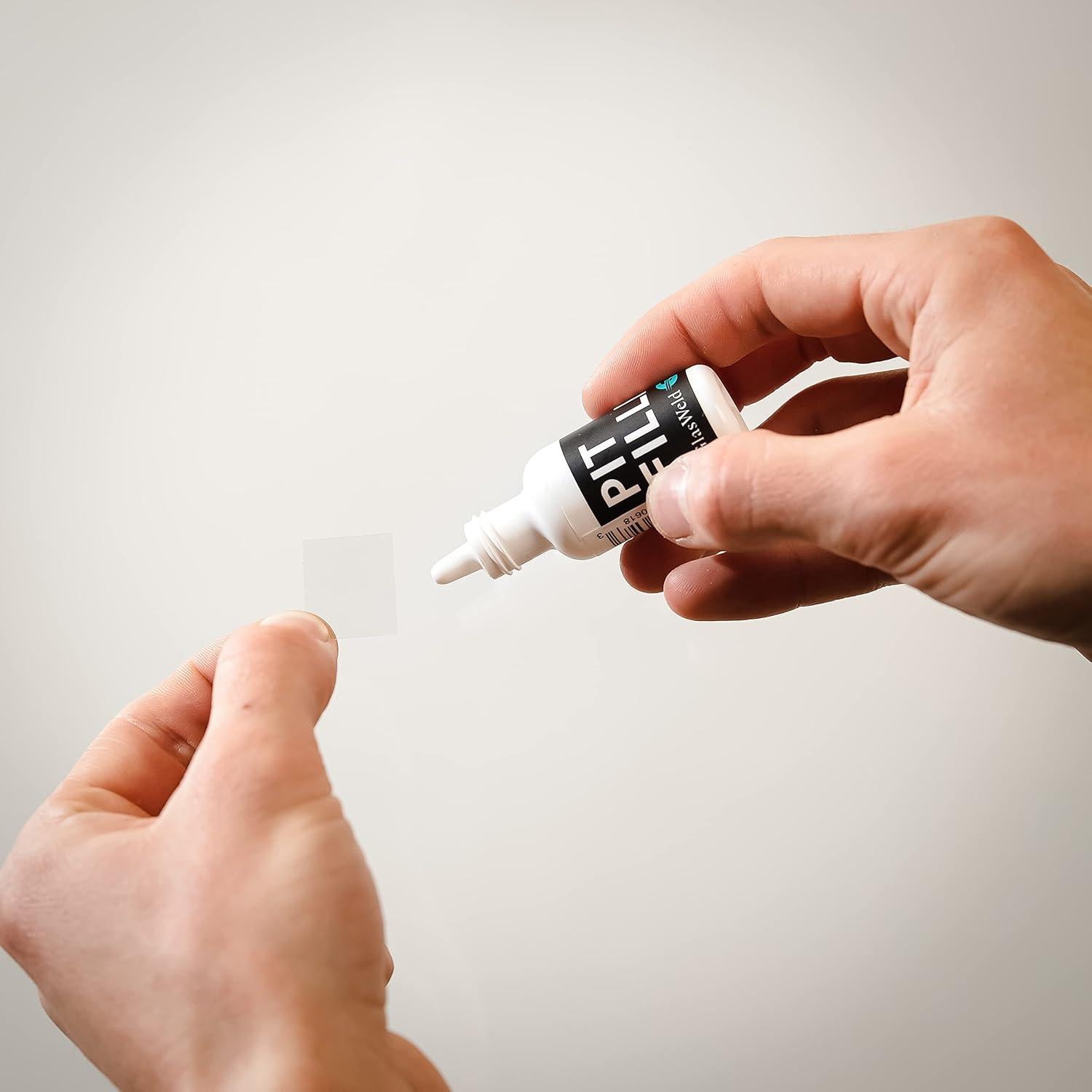 Rellenador de Huecos GlasWeld 15 ml para Reparación de Parabrisas