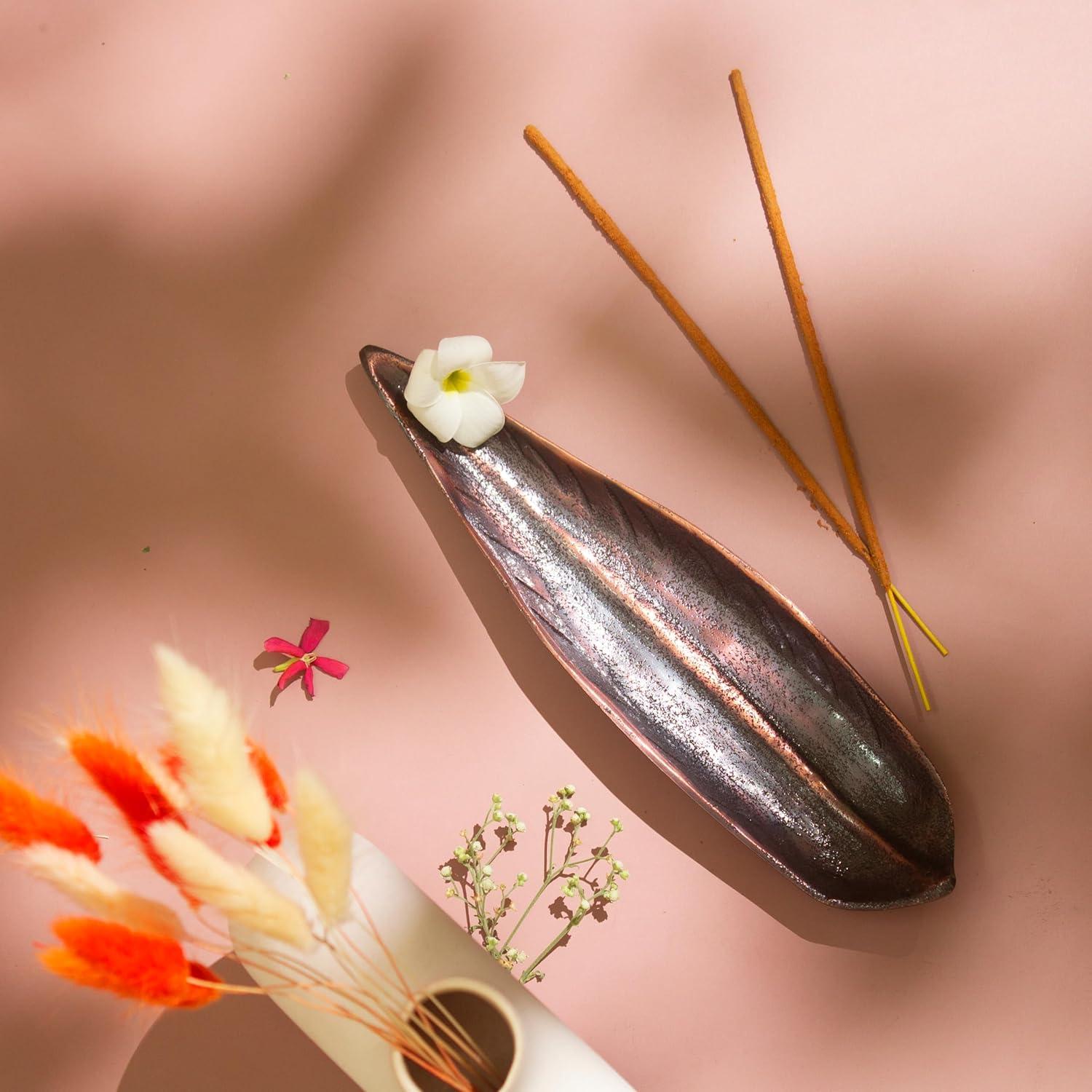 Soporte de Incienso Raajsee Cobre Hoja Curva 25.4x8.9 cm