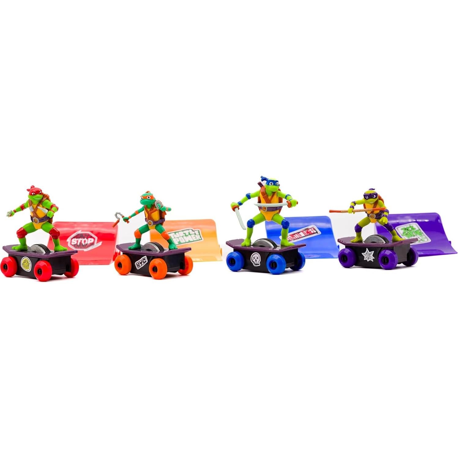 Juguete Patineta Tortugas Ninja Mikey con Rampa 5.7x7.6cm