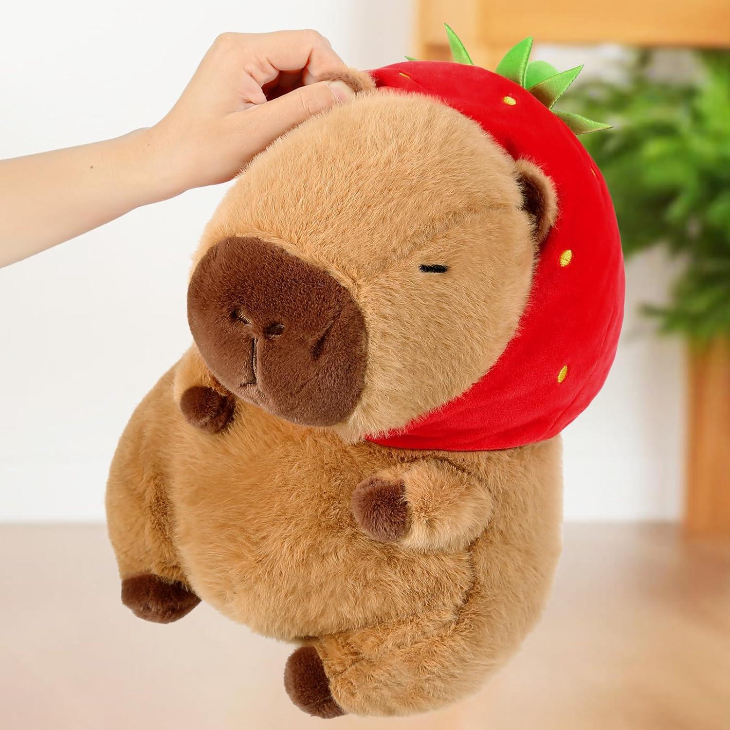 Peluche Capibara Ditucu 43 cm con Sombrero de Fresa Suave