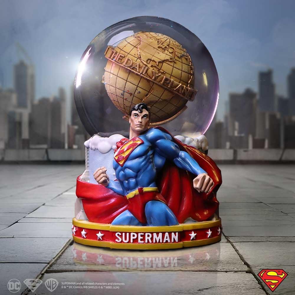 Bola de Nieve Superman Nemesis Now 15.19 cm Coleccionable