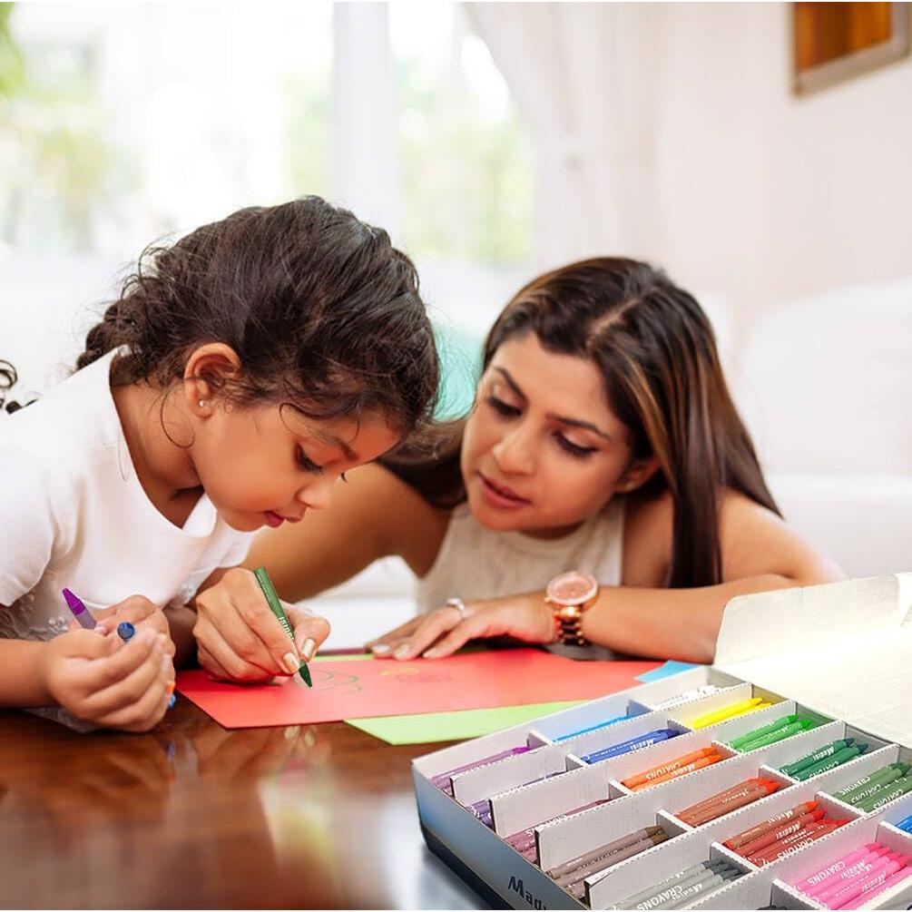 Paquete a granel de crayones Madisi 900 unidades 18 colores