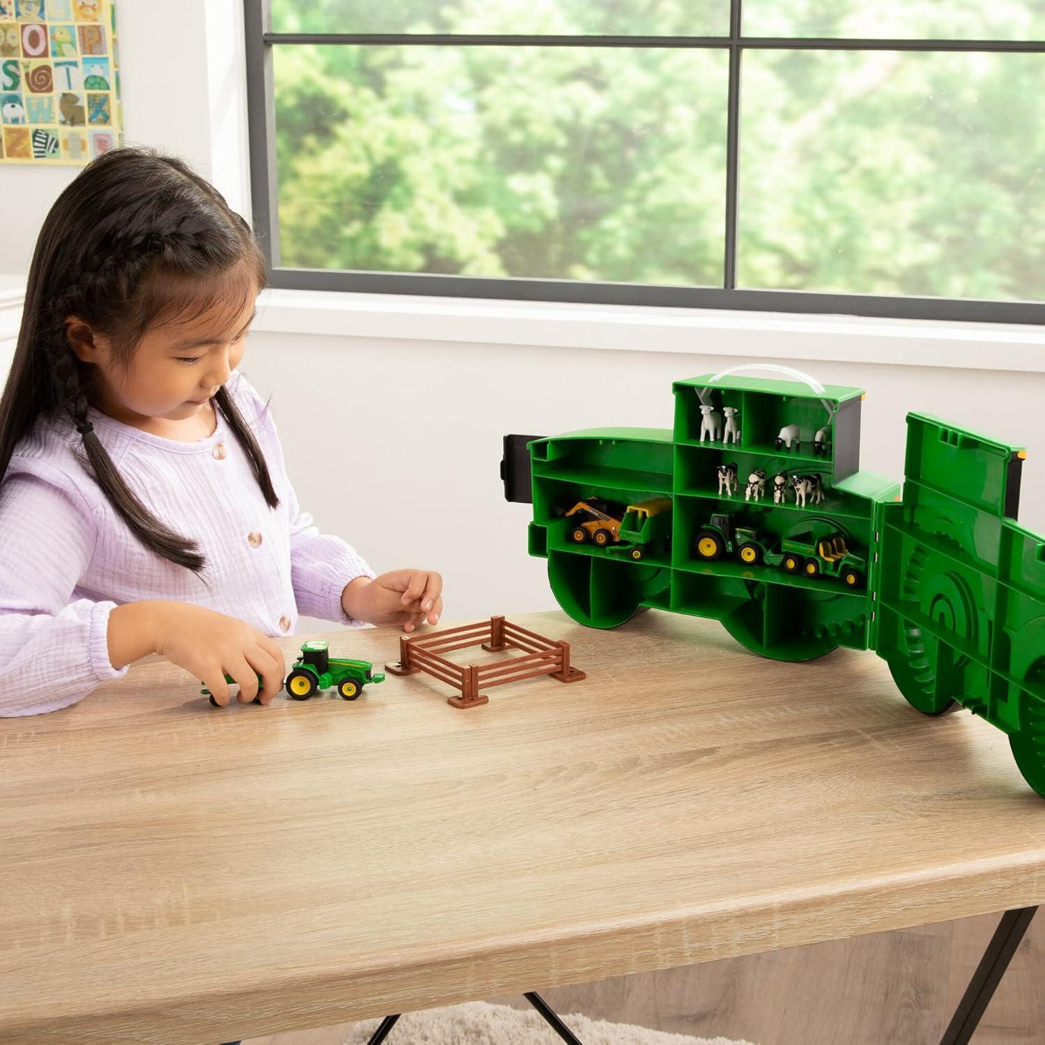 Set de Juguetes de Granja John Deere TOMY - 18 Piezas con Estuche