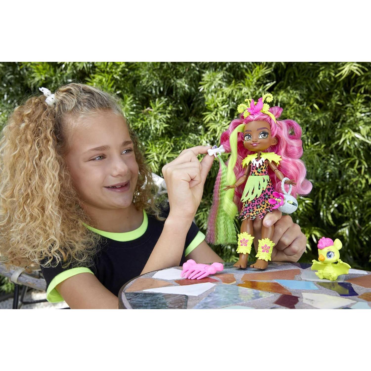 Muñeca Fernessa Mattel Cave Club 25 cm con Dinosaurio y Accesorios