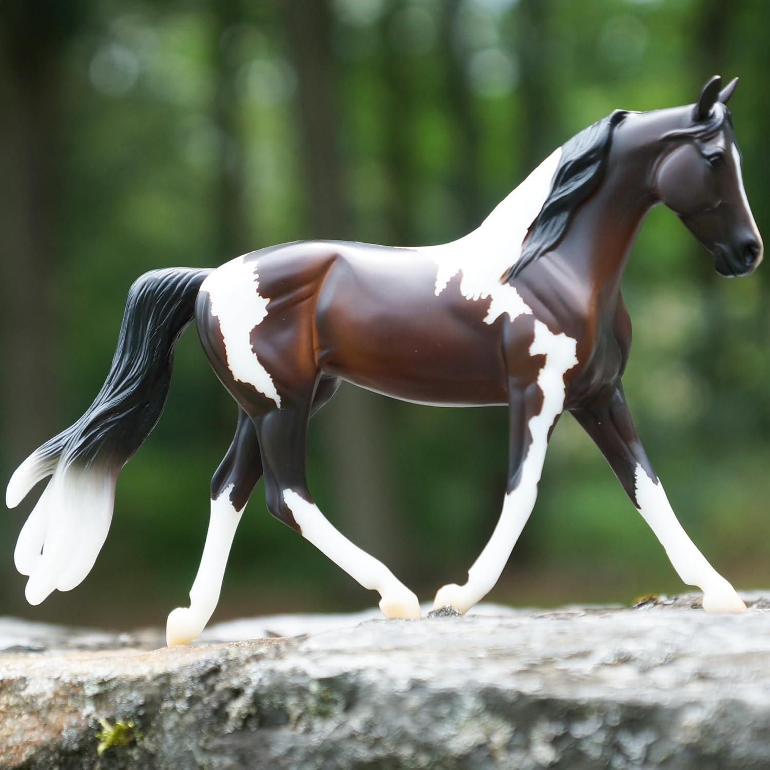 Caballo Breyer Serie Libertad Pinto 24.8 cm Escala 1:12