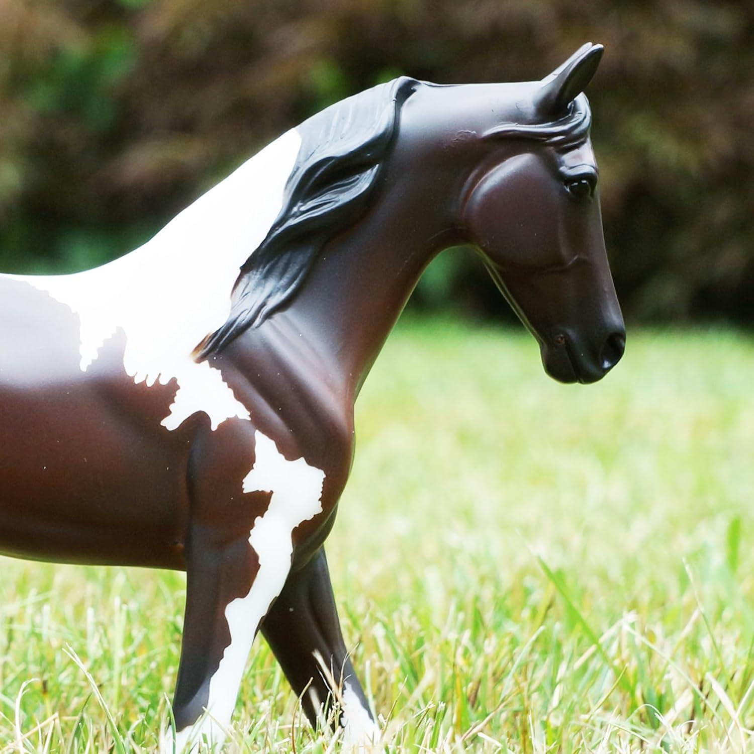 Caballo Breyer Serie Libertad Pinto 24.8 cm Escala 1:12
