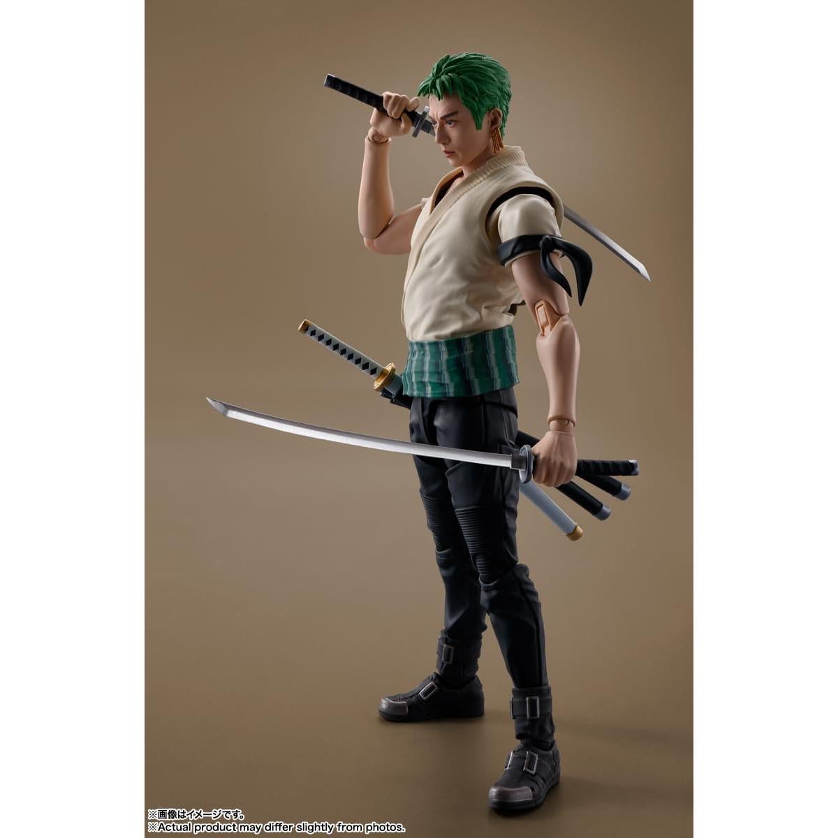 Figura de acción Roronoa Zoro S.H.Figuarts Bandai 14.5 cm