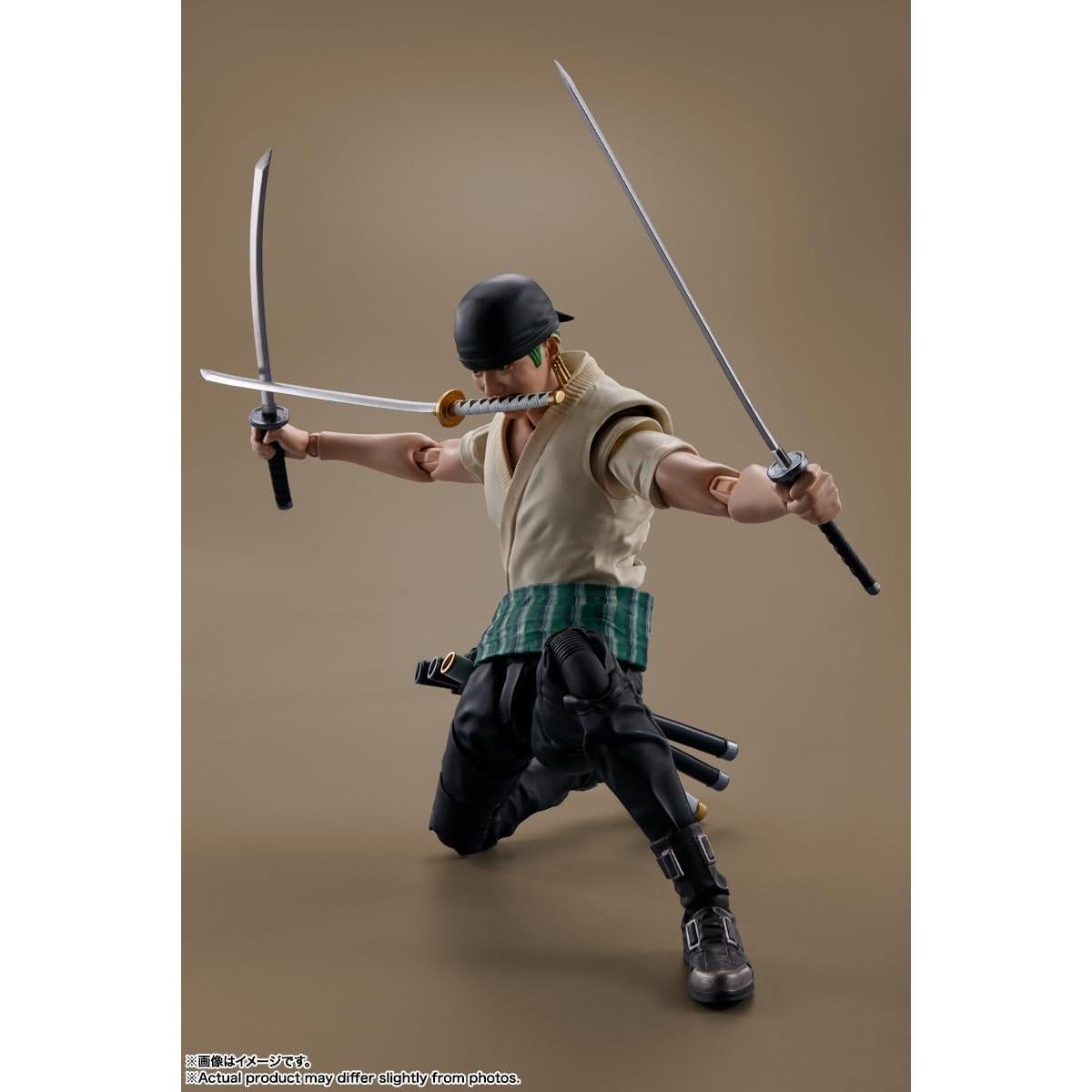 Figura de acción Roronoa Zoro S.H.Figuarts Bandai 14.5 cm